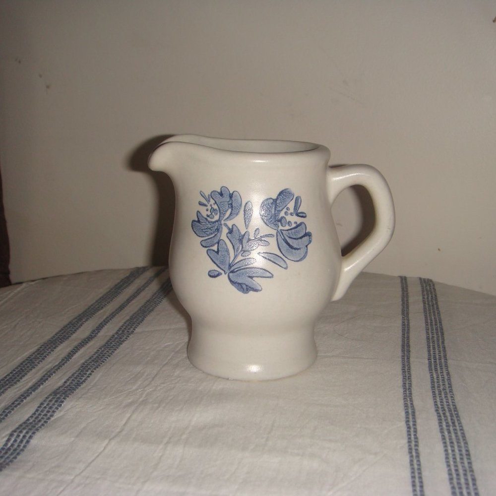 Pfaltzgraff Creamer Yorktowne